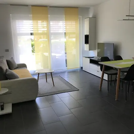Apartment Schoene Neubauwohnung Mit Garten *