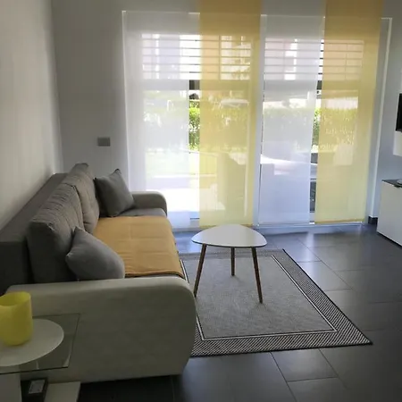 Schoene Neubauwohnung Mit Garten Apartment *