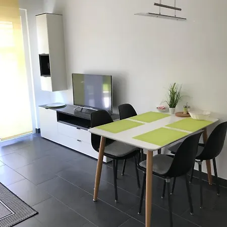 Schoene Neubauwohnung Mit Garten Merano