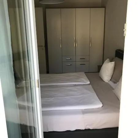 Apartment Schoene Neubauwohnung Mit Garten *